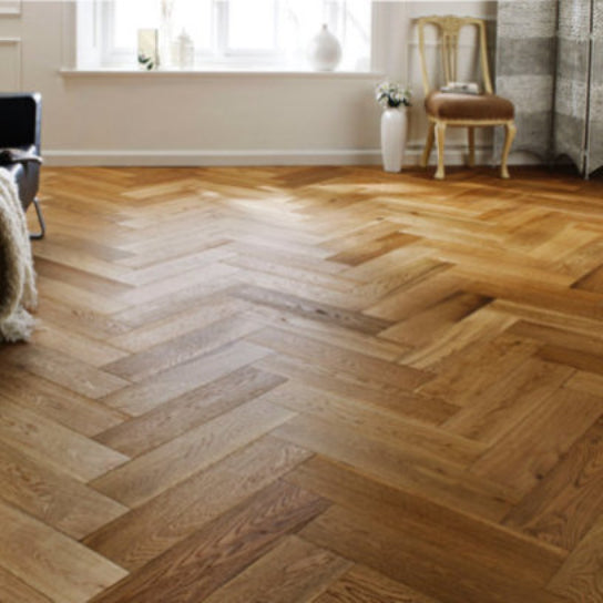 Chene 14mm Herringbone - Brushed & Lacquered Natural Oak